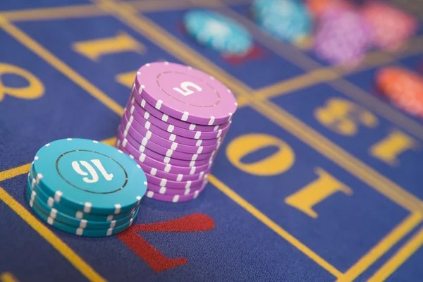 stadium77 Hot Pot live dealer table interface on mobile device